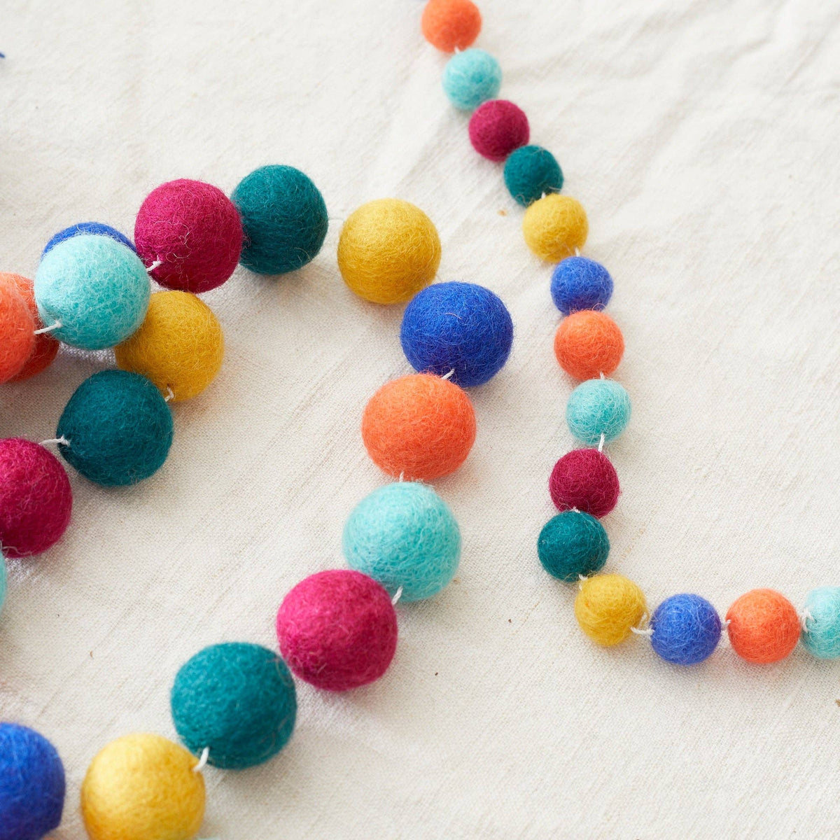 TARUTSHA Boho Felt Ball Pompom Garlands 200cm
